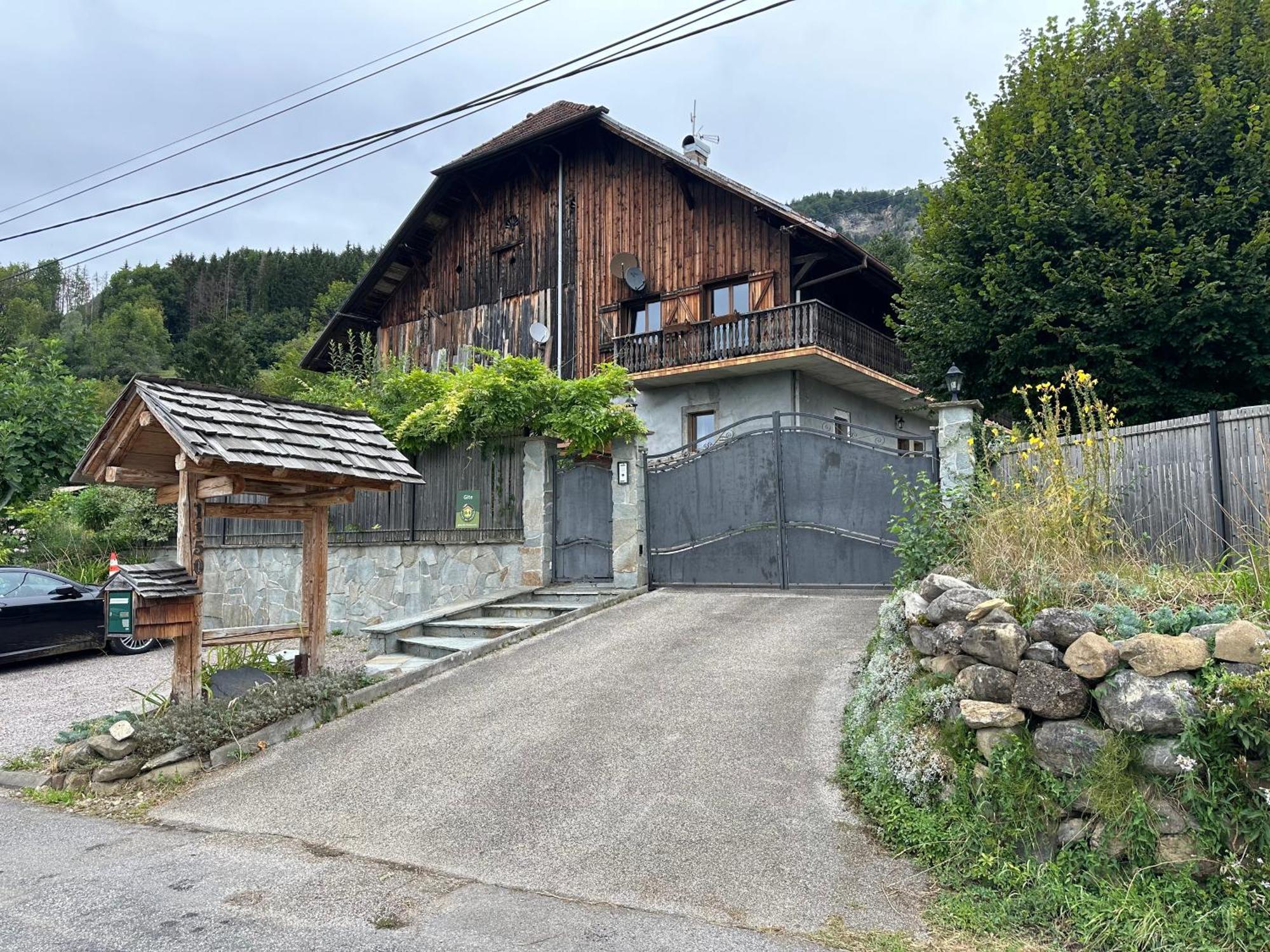 Gite De La Chouette Thyez Exterior foto